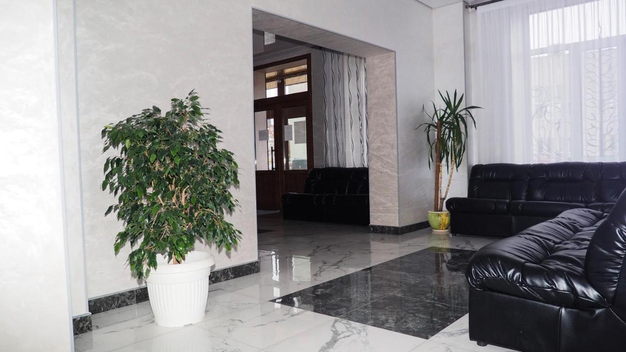 Hotel "Nizhyn" Exterior foto