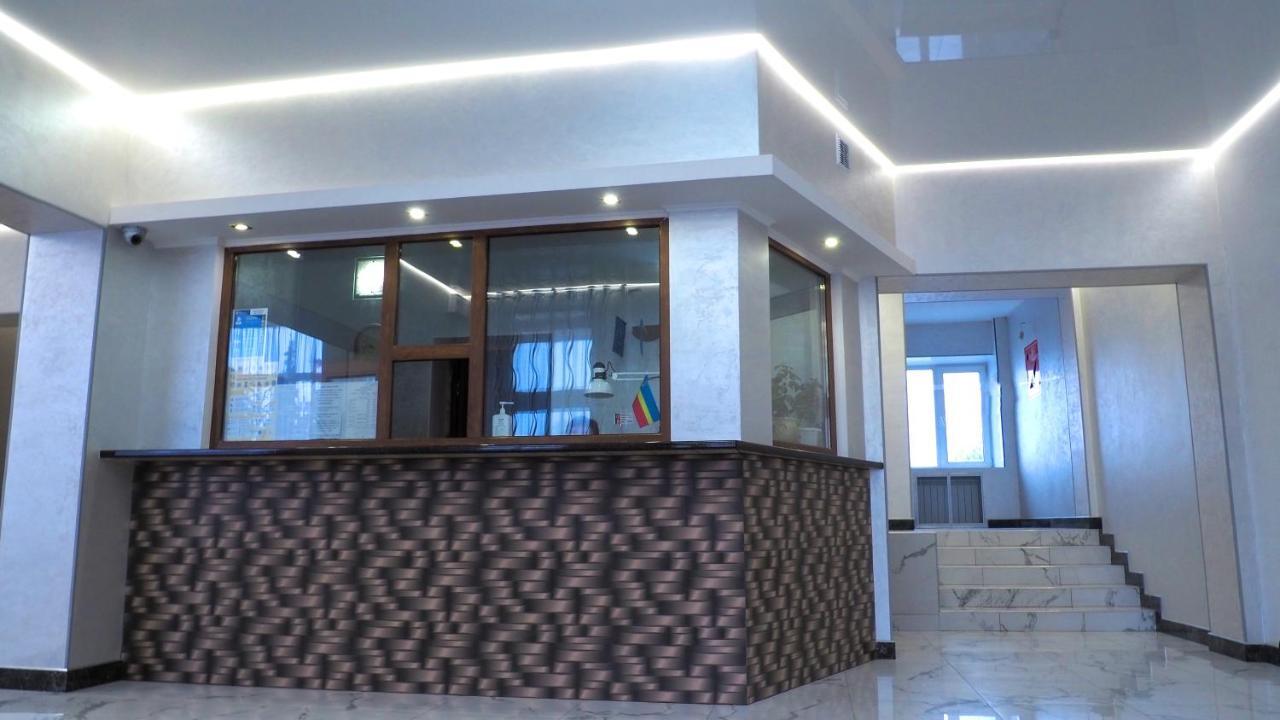 Hotel "Nizhyn" Exterior foto