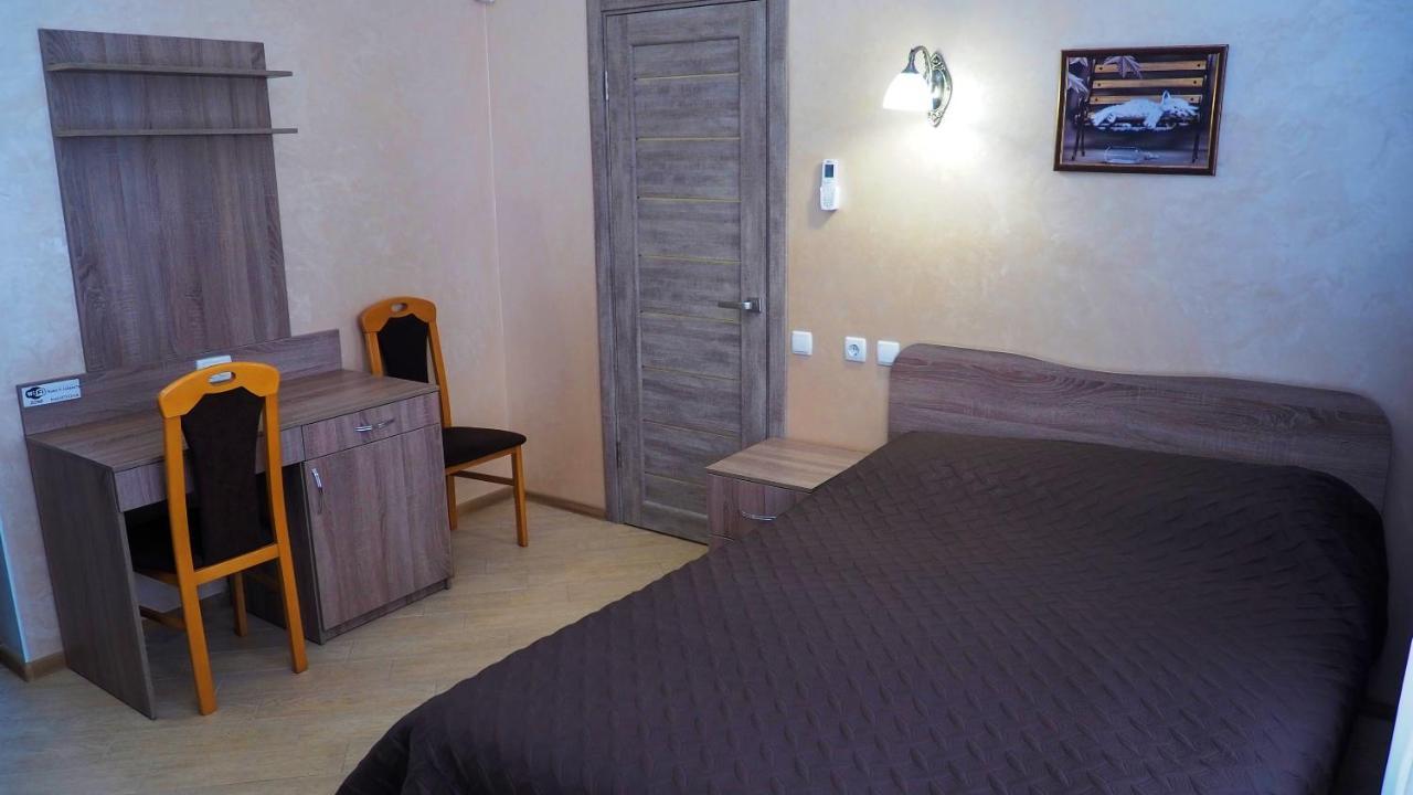 Hotel "Nizhyn" Exterior foto
